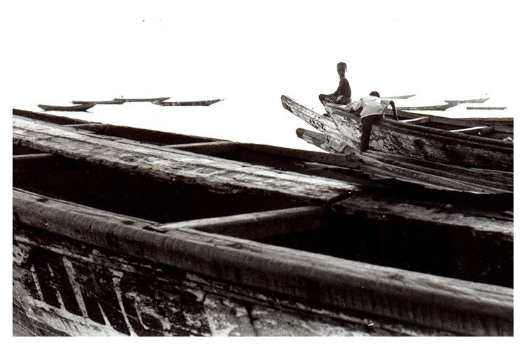 Ascension - Selon plusieurs habitants du village, le nombre de départ a beaucoup baissé depuis la création du COFLEC. La lutte contre l’émigration clandestine organisée par Yayi Bayam Diouf a finalement changé aussi la structure de sa communauté. Au conseil des notables, « c’est la première fois dans l’histoire de la tradition qu’une femme est intronisée comme vice-présidente ».