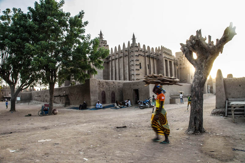 La grande mosquée de Djenné est le plus grand bâtiment en banco du monde.